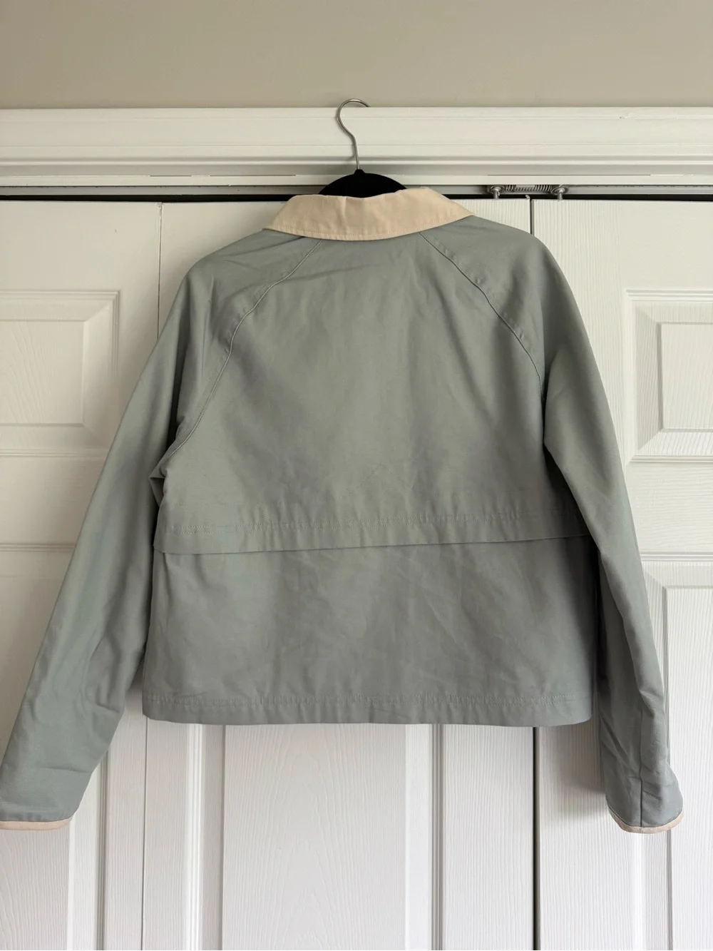 Hunter Sage Green Cropped Utility Jacket with Cream Contrast Collar - Picture 2 of 2